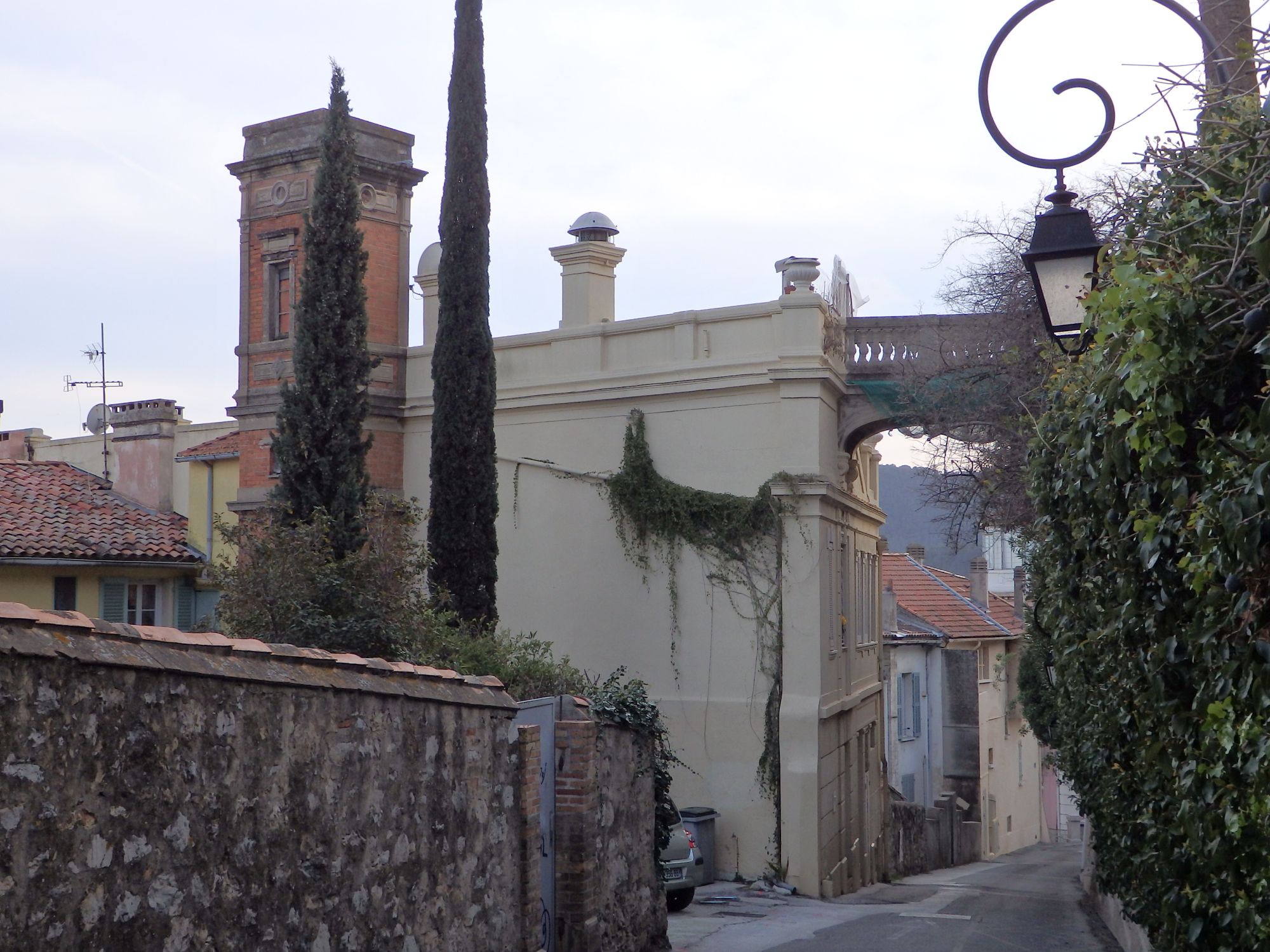 048 montée ste croix villa passerelle