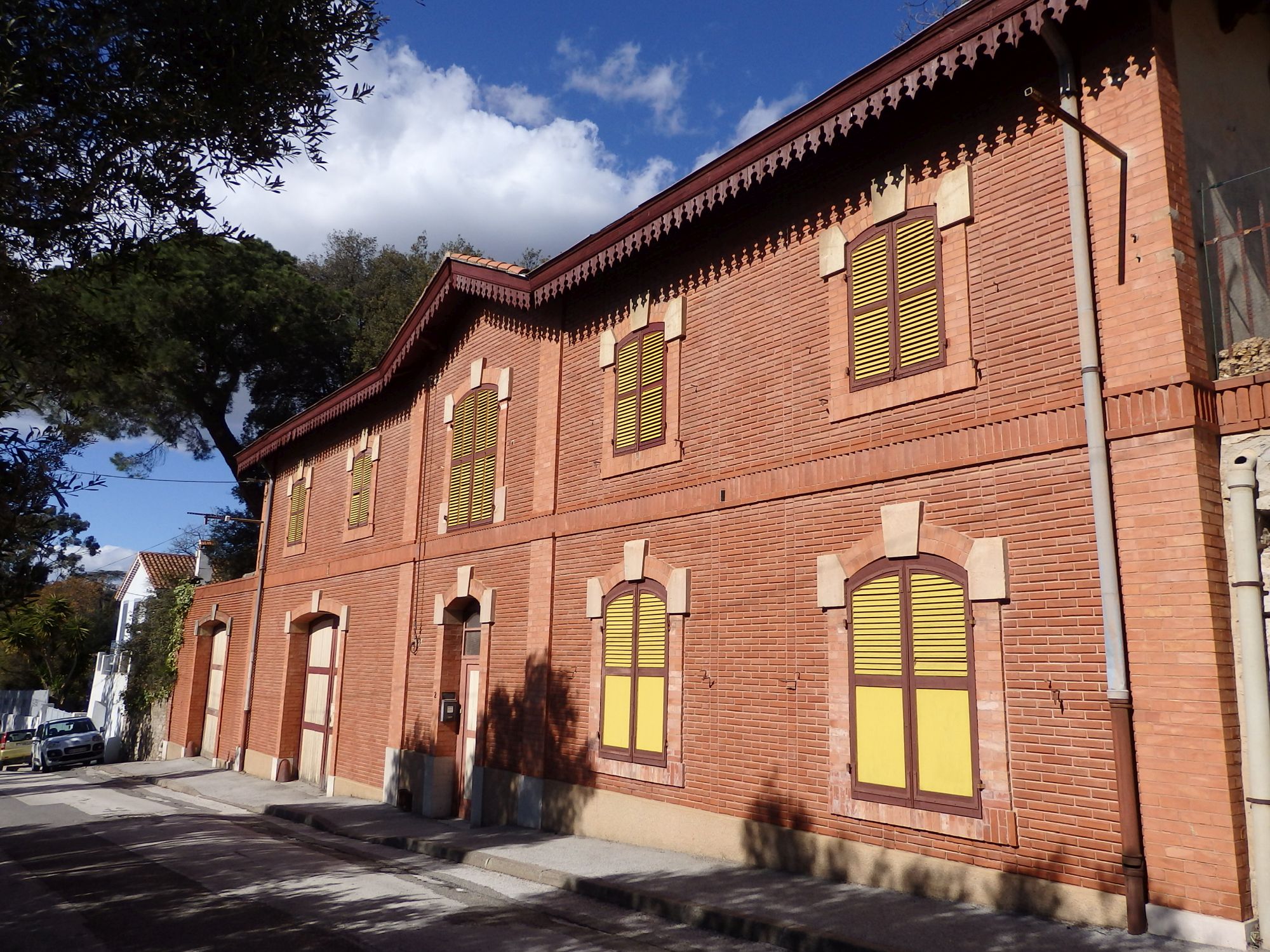 070 villa rue victor basch